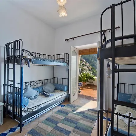 Casa Noemi 4&2, Emma Willa *